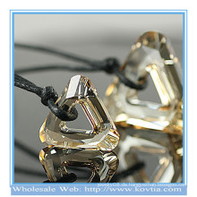 Großhandel Dreieck Form transparent Kristall Anhänger mit Seil Halskette für Paare